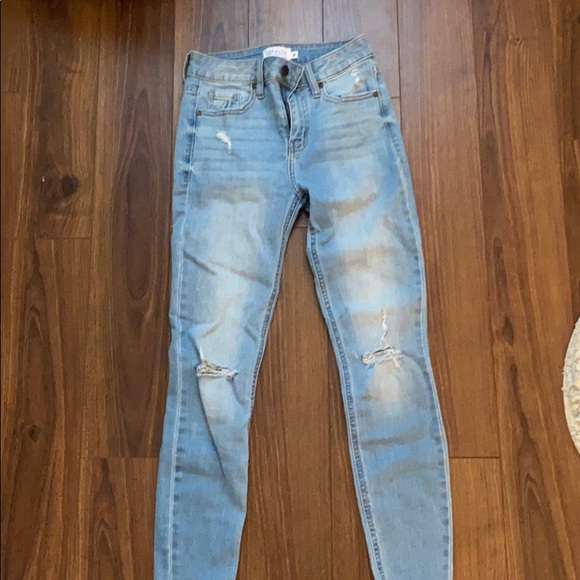Cute Distressed Denim, size 0, perfect condition - Picture 2 of 5